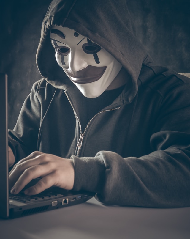 phishing attacks beware photo by Bermix Studio